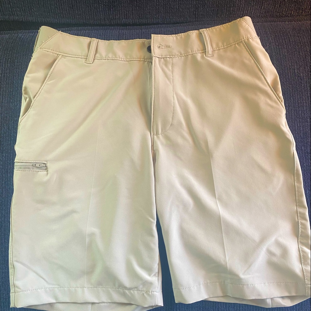 Lee Performance Khaki Shorts